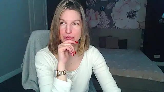 EmilyWalkeri from StripChat is Freechat